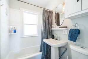 Shower, hair dryer, towels, toilet paper - Hot Tub House with Theater, Firepit, Big Backyard (Denver)