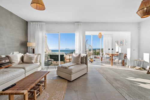 Casa María Luisa: Panoramic terrace, spectacular views of Gibraltar and independent studio