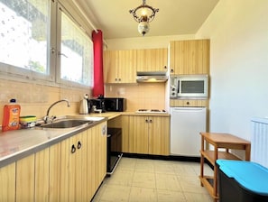 Fridge, microwave, dishwasher, coffee/tea maker - Superb apartment in Megève (Megève)