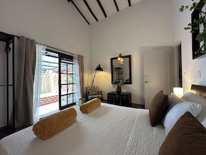 Chambre Double Supérieure, vue ville | Wi-Fi gratuit, draps fournis