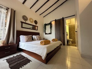 Double Room, Garden View | Meja, Wi-fi percuma