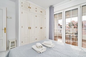 Silitysrauta/-lauta, Wi-Fi, vuodevaatteet