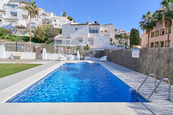 Pool - Apartamento en hotel 'Apto 4 Almoraide Suites' con piscina, Wi-Fi y aire acondicionado (NERJA)