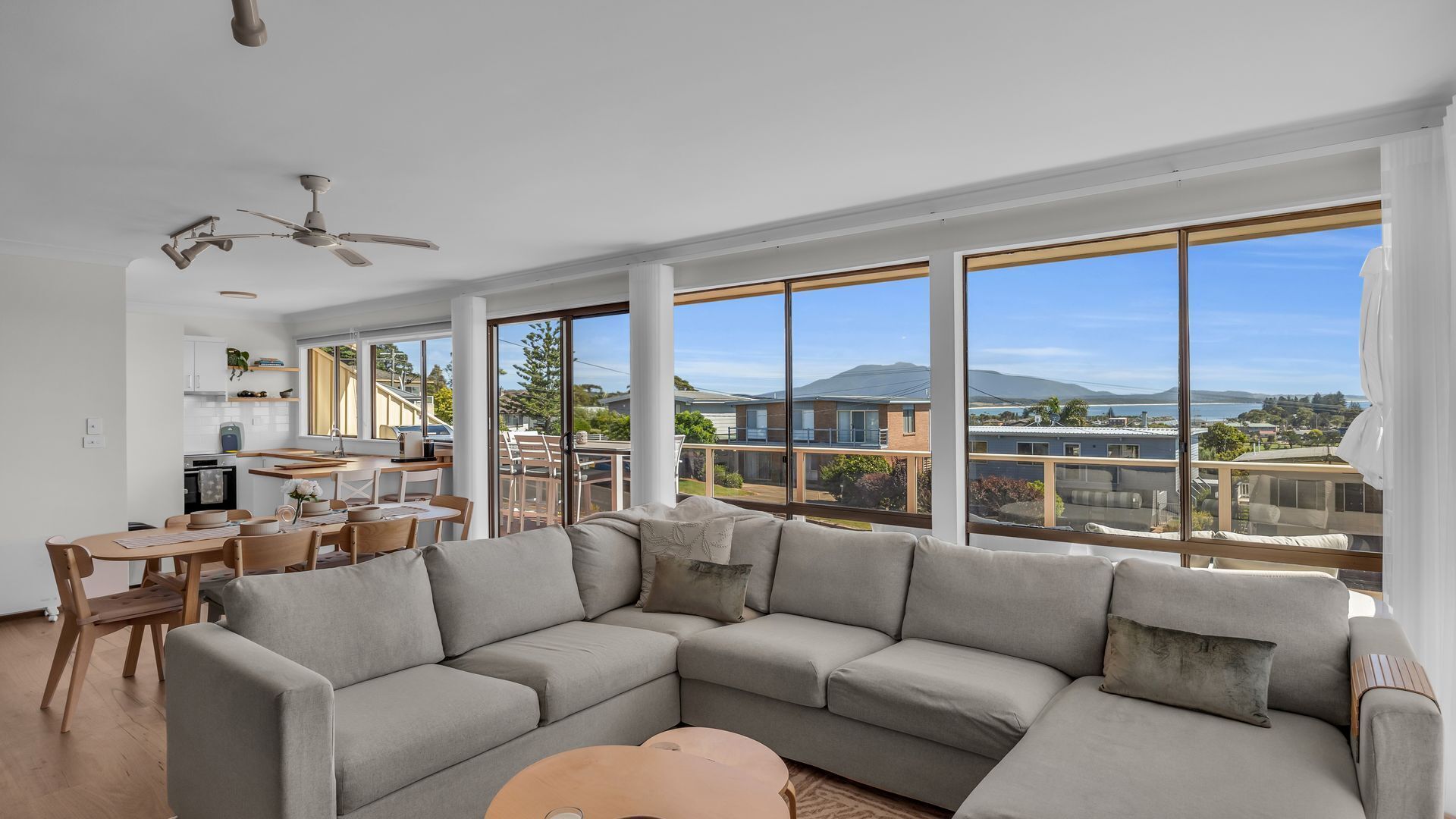 تلفزيون ذكي