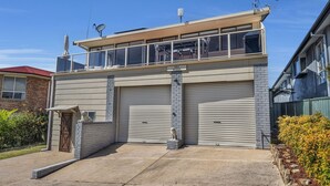 Unclassified image, 5 of 13, button - Sea Gazza - Welsh Street 12 (Bermagui)