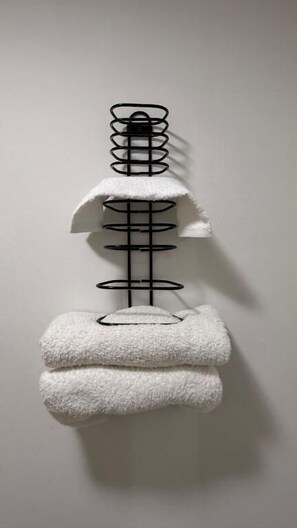 Interior detail - Executive Inn (Warner Robins)