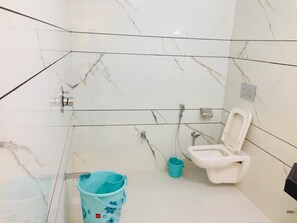 Bathroom - Hotel Ambika (Abu Road)