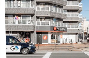 Villa, flere senger, balkong, byutsikt | Romfasilitet