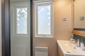 Douche, sèche-cheveux