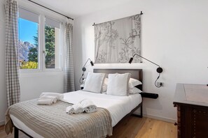 3 dormitorios, tabla de planchar con plancha, wifi y ropa de cama