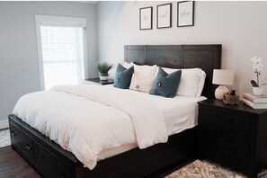 Tabla de planchar con plancha, wifi y ropa de cama 