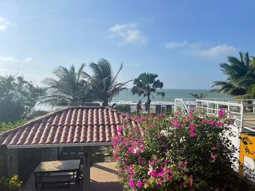 Your oceanfront paradise in Santa Veronica