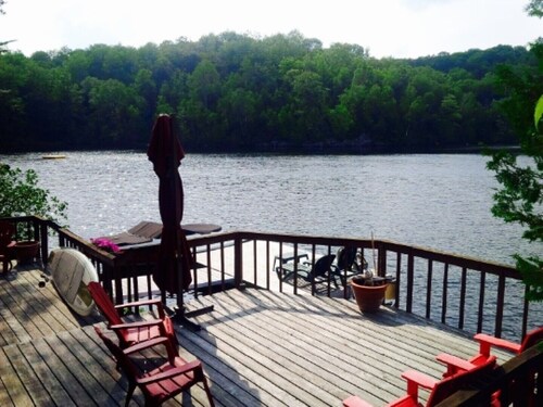 Large 3BDRM Lakeside Family Retreat on Wollaston Lake