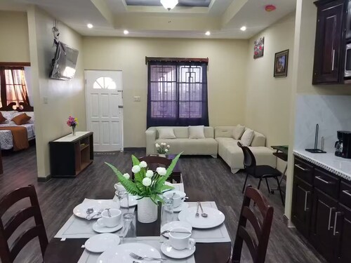 Lovely 2-bedroom rental unit with free parking - 1