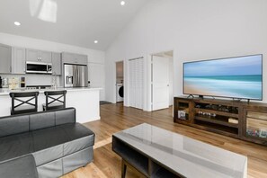 TV, stereo - Bright & Spacious | Modern Getaway (San Diego)