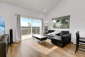 TV, stereo - Bright & Spacious | Modern Getaway (San Diego)