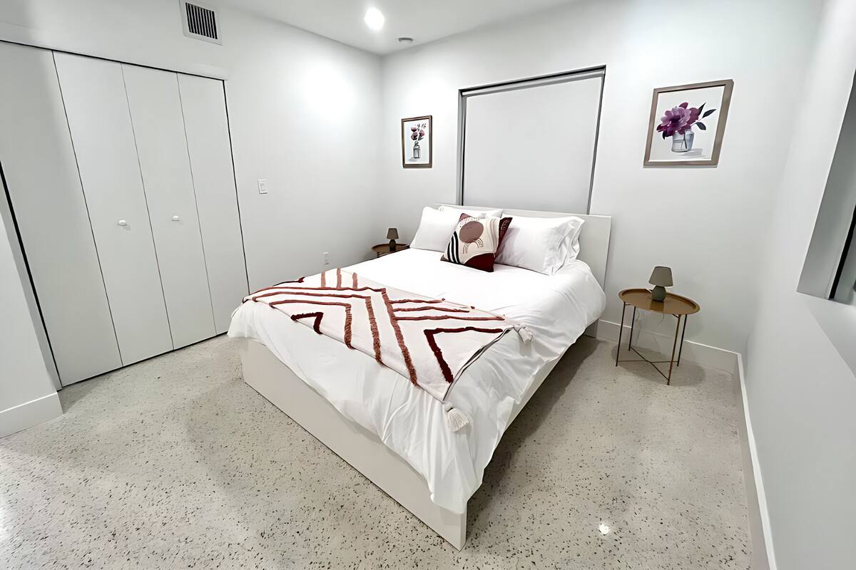 WOW! Casita Groovy! W/Parking in Coconut Grove | 암막 커튼, 다리미/다리미판, 무료 WiFi