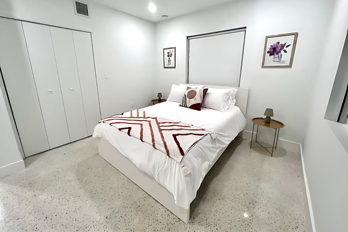 Blackout curtains, iron/ironing board, free WiFi