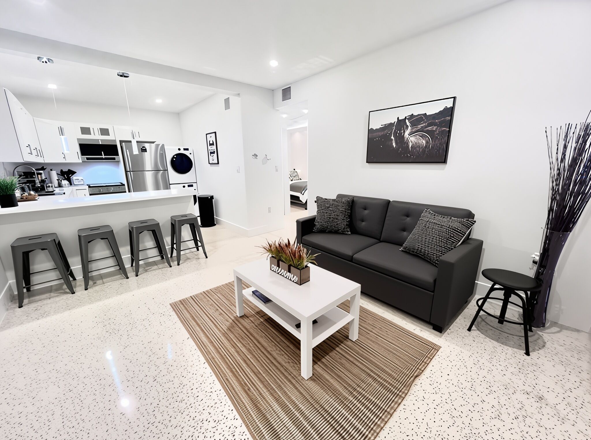 WOW! Casita Groovy! W/Parking in Coconut Grove | Living area