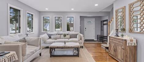 Televisión y chimenea