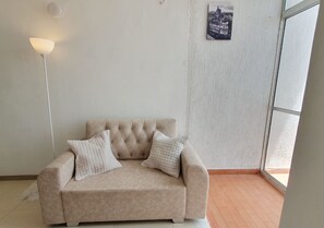 Apartment, 2 Bedrooms, Balcony, City View | Living area