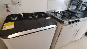 Apartment, 2 Bedrooms, Balcony, City View | Laundry