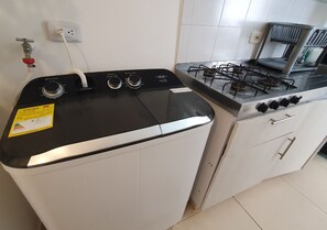 Apartment, 2 Bedrooms, Balcony, City View | Laundry