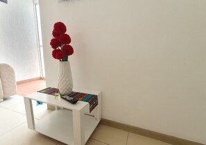 Leilighet, 2 soverom, balkong, byutsikt | Oppholdsrom