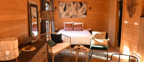 BĂŒgeleisen/BĂŒgelbrett, WLAN, BettwĂ€sche