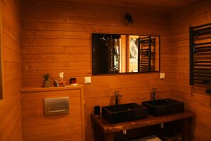 Douche, serviettes fournies