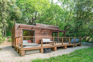 Terrace/patio - Holiday Home 'Lodge Exotique 4 - Mas De Rey' with Private Terrace, Wi-Fi and Air Conditioning (Arpaillargues-et-Aureillac)