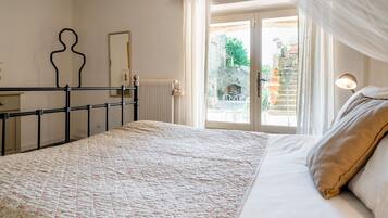 Fer et planche Ă repasser, Wi-Fi, draps fournis