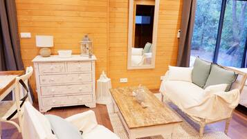 TV, fireplace, ping pong