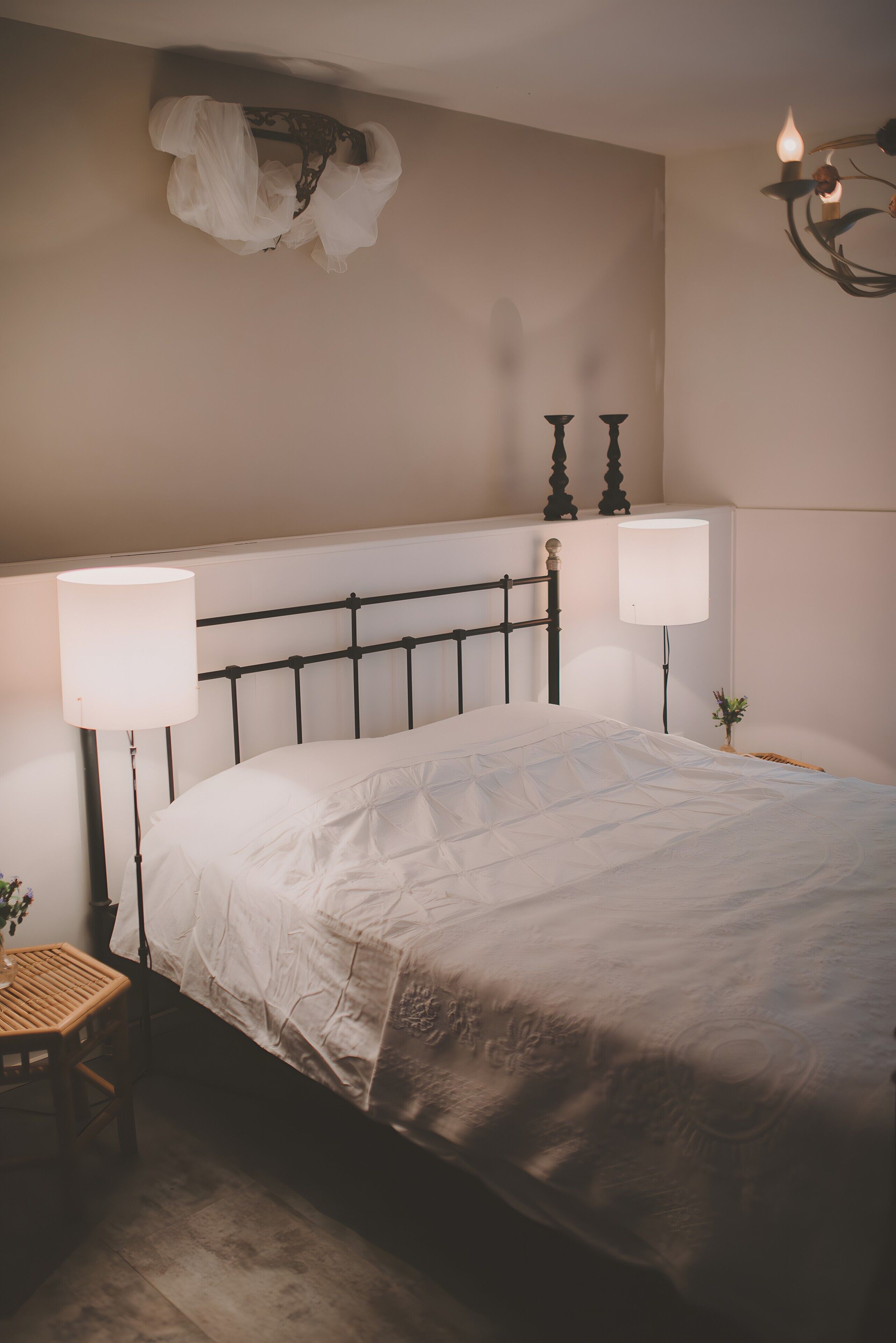 Strykjärn/strykbräda, wi-fi och sängkläder