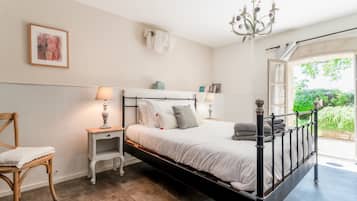 Ferros/tábuas de passar roupa, Wi-Fi, roupa de cama