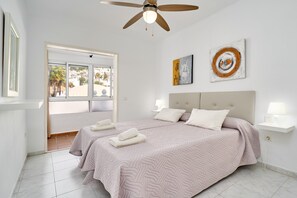 Iron/ironing board, WiFi, bed sheets - ‘Apto 9 Almoraide Suites’ with Mountain Views, Wi-Fi, and Air Conditioning (NERJA)