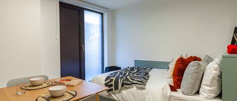 إستديو - لغير المدخنين | مكواة/لوح كي وواي فاي مجانًا