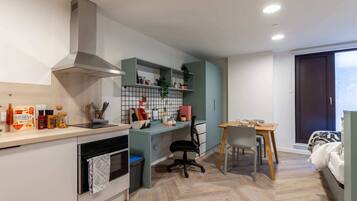 Studio, Non Smoking | Private kitchen