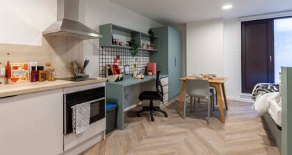 Student Only The Brook