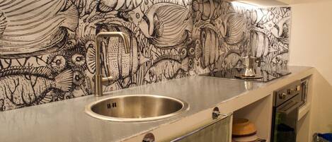 Refrigerador, microondas, horno, placa de cocina