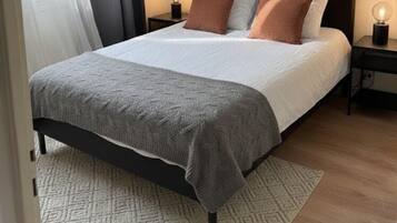 Blackout curtains, soundproofing, free WiFi