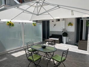 تناول الطعام بالخارج