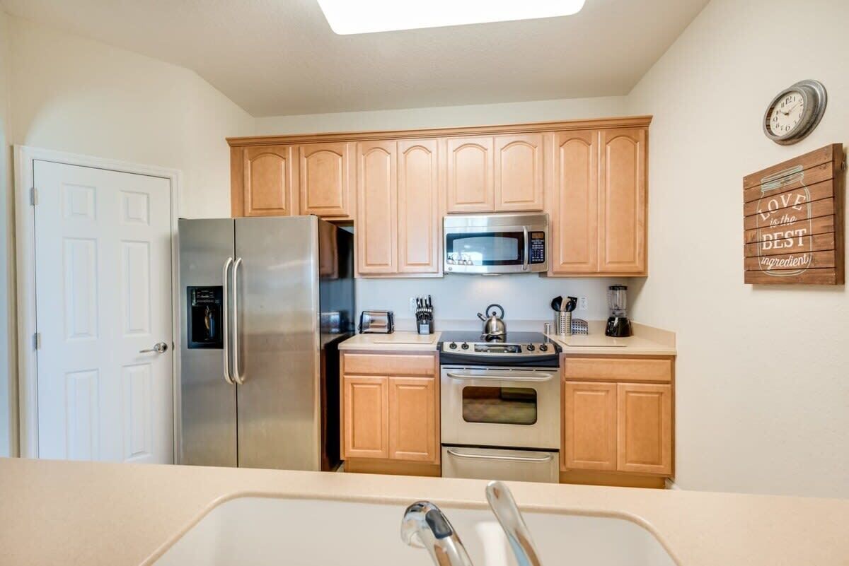 Apartment (3 Bedrooms) | Private kitchen | Microwave, oven, high chair, blender