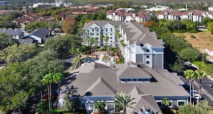 Apartment 1 BR Free Shuttle to Disney Parks