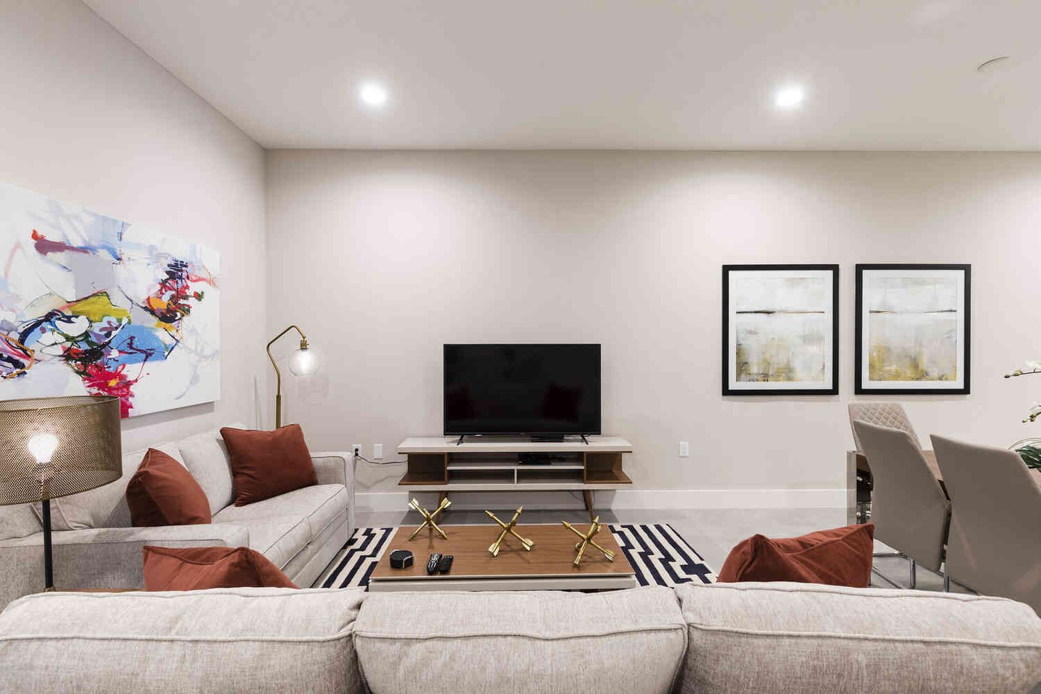 Villa (4 Bedrooms) | Living area