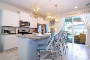 House (5 Bedrooms) | Private kitchen | Microwave, oven, high chair, blender - Amazing 5 Suite Home With Resort-style Amenities (Davenport)