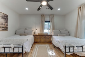 2 dormitoris, un bressol de viatge, wifi gratuïta i roba de llit