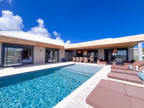 Pool - Villa Rives Étoilées – Refined Luxury & Sea View in Saint-François (Saint-François)