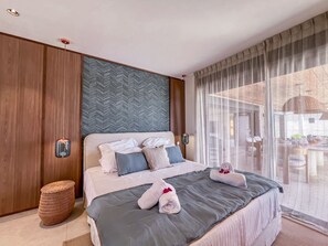 4 bedrooms, iron/ironing board, free WiFi, bed sheets - Villa Rives Étoilées – Refined Luxury & Sea View in Saint-François (Saint-François)