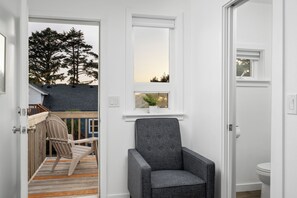 Interior - Wonderful Coastline Setting, Pet Friendly, Seconds to Beach, Community Fire-Pit, Volleyball. <br>Ocean Front. (Rockaway Beach)